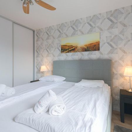 Dom & House - Apartments Waterlane Island กดัญสก์ ภายนอก รูปภาพ