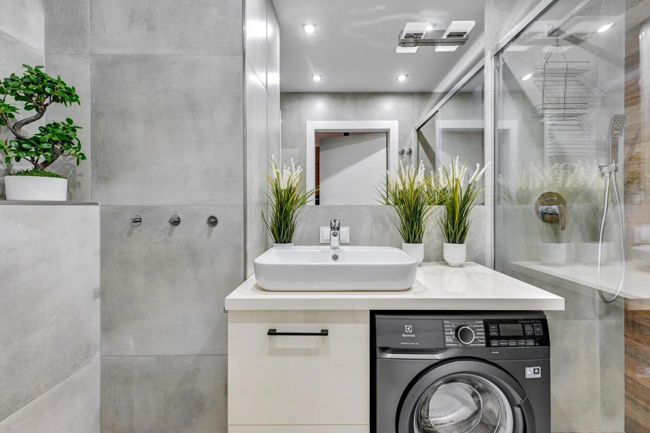 Dom & House - Apartments Waterlane Island กดัญสก์ ภายนอก รูปภาพ